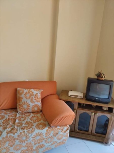 Lezhe, jepet me qera apartament 1+1+BLK 67 m²  (Ne qender te shengjini)