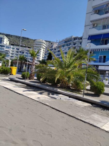 Lezhe, jepet me qera apartament 1+1+BLK 67 m²  (Ne qender te shengjini)