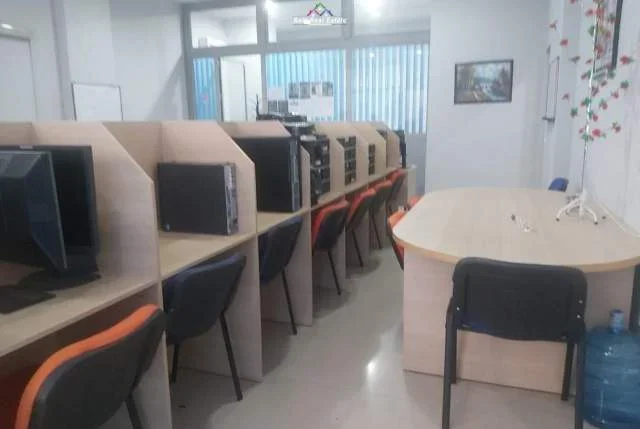 Tirane, jepet me qera zyre Kati 1, 100 m² 700 Euro (delijorgji)