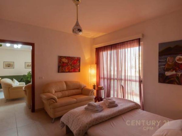 Tirane, jepet me qera apartament 1+1+BLK Kati 6, 80 m² 400 Euro (rruga e Barrikadave)