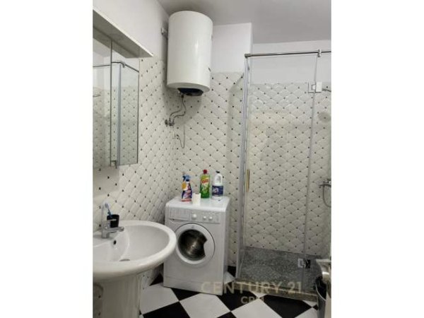 Tirane, jepet me qera apartament 1+1 Kati 7, 75 m² 450 Euro (Jordan Misja Tek Panorama Tirana)