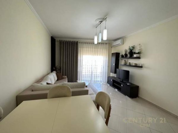 Tirane, jepet me qera apartament 1+1 Kati 7, 75 m² 450 Euro (Jordan Misja Tek Panorama Tirana)