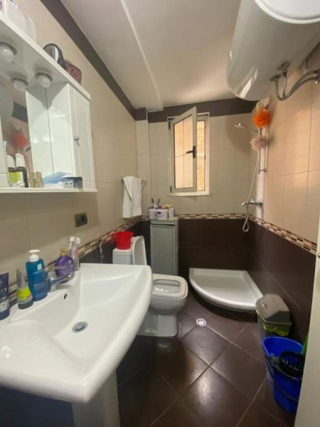 Tirane, shitet apartament 2+1+BLK Kati 3, 82 m² 133.000 Euro (Komuna e Parisit)