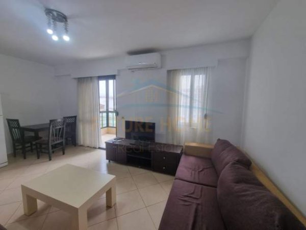 Tirane, jepet me qera apartament 2+1 Kati 5, 110 m² 350 Euro (5 Maji)