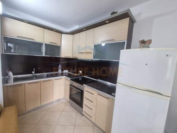 Tirane, jepet me qera apartament 2+1 Kati 5, 110 m² 350 Euro (5 Maji)