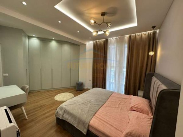 Tirane, jepet me qera apartament 2+1 Kati 11, 103 m² 600 Euro (Fusha e Aviacionit)