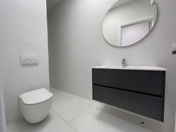 Tirane, jepet me qera apartament Kati 10, 105 m² 450 Euro (astir)