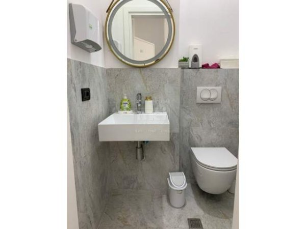Tirane, jap me qera zyre Kati 2, 34 m² 400 Euro (rruga Kavajes)