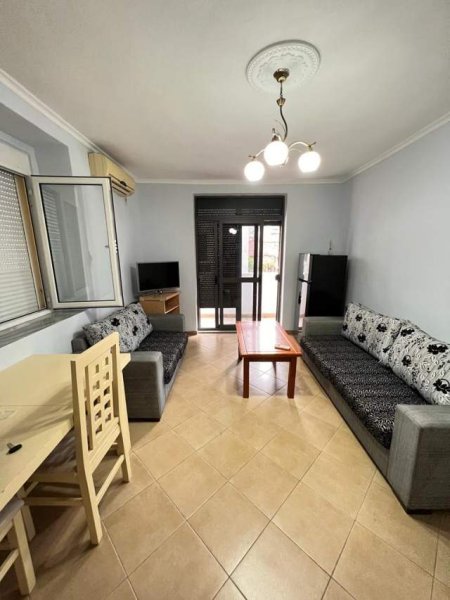 Tirane, jepet me qera apartament 2+1+BLK Kati 2, 77 m² 400 Euro (Rruga Durresit)