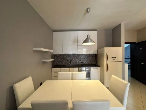 Tirane, jepet me qera apartament 2+1 Kati 6, 98 m² 350 Euro (Unaza E Re Astir)