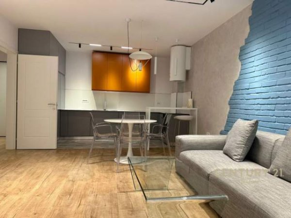 Tirane, shes apartament 2+1 160.000 Euro (unaza)