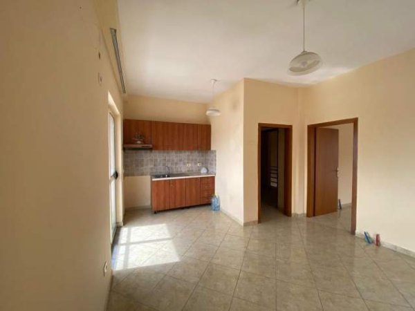 Tirane, jepet me qera apartament 1+1+A+BLK Kati 4, 68 m² 220 Euro (Rruga Kongresi Manastirit)