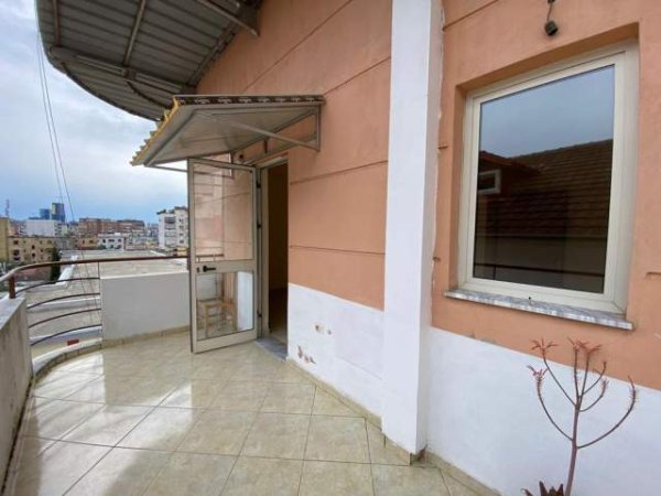 Tirane, jepet me qera apartament 1+1+A+BLK Kati 4, 68 m² 220 Euro (Rruga Kongresi Manastirit)