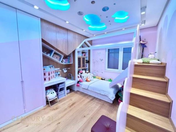 Tirane, apartament 2+1+BLK Kati 3, 800 Euro (kopshti botanik)