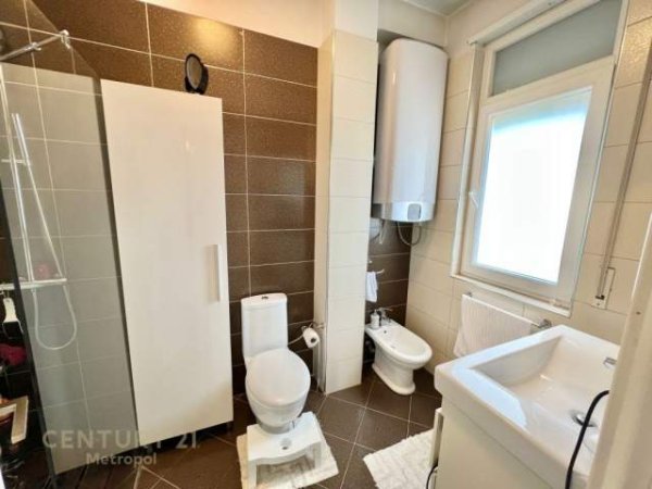 Tirane, apartament 2+1+BLK Kati 3, 800 Euro (kopshti botanik)