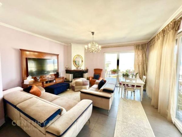 Tirane, apartament 2+1+BLK Kati 3, 800 Euro (kopshti botanik)