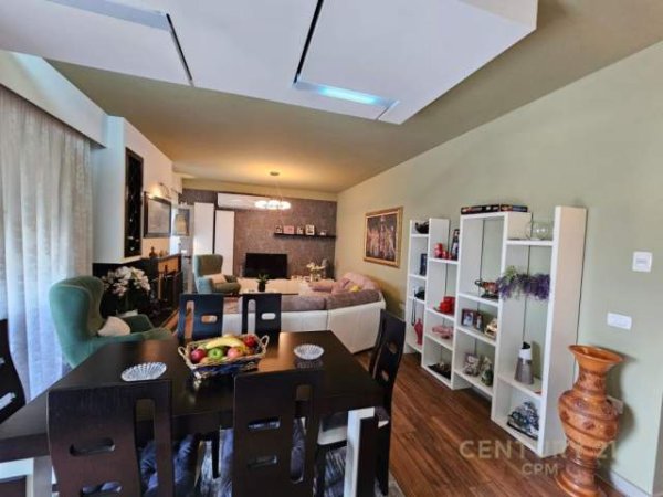 Tirane, shitet apartament 3+1+A+BLK Kati 8, 153 m² 250000 Euro (qender)