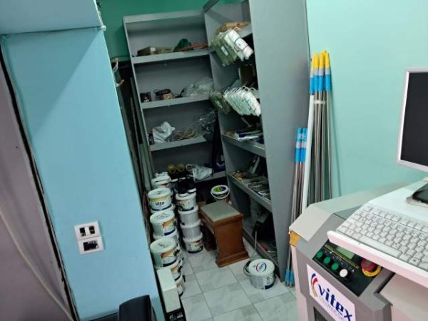 Tirane, jepet me qera dyqan Kati 0, 55 m² 500 Euro (Fortuzi)