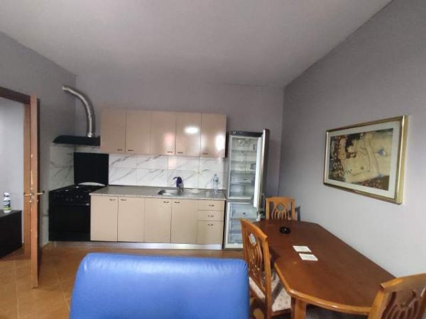 Tirane, jepet me qera apartament 1+1+BLK Kati 8, 70 m² 30.000 Leke (Migjeni)