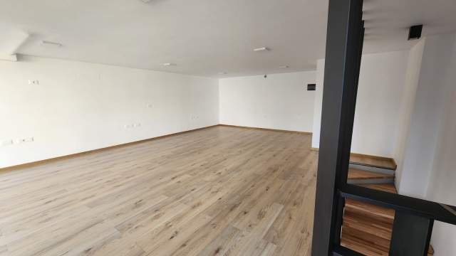 Tirane, jepet me qera ambjent biznesi 100 m² 650 Euro (Astir)