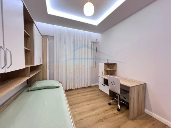 Tirane, shitet apartament 2+1+Ballkon Kati 11, 87 m² 258.000 € (Rruga e Kavajës, Tiranë)