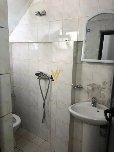 Tirane, jepet me qera apartament 1+1+Ballkon Kati 1, 70 m² 500 € (MEDRESEJA)