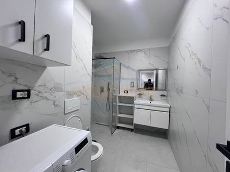 Tirane, shitet apartament 2+1+2+Ballkon , 87 m² (Rruga e Kavajës përballë Delijorgjit)