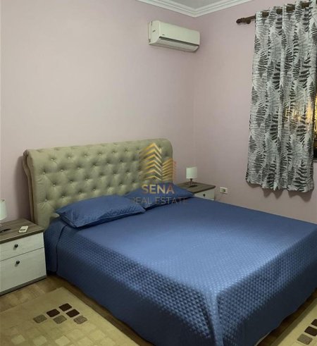 Tirane, jepet me qera shtepi 2+1+Ballkon Kati 1, 100 m² 600 € (Mbrapa Ish Restorant Durresit)