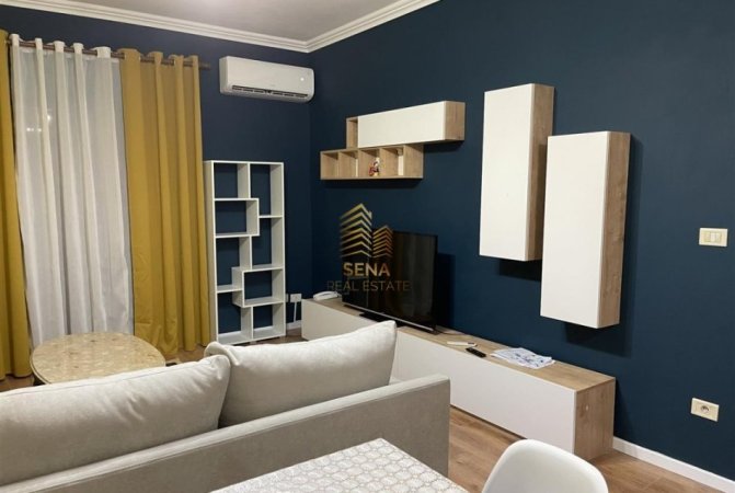 Tirane, jepet me qera shtepi 2+1+Ballkon Kati 1, 100 m² 600 € (Mbrapa Ish Restorant Durresit)