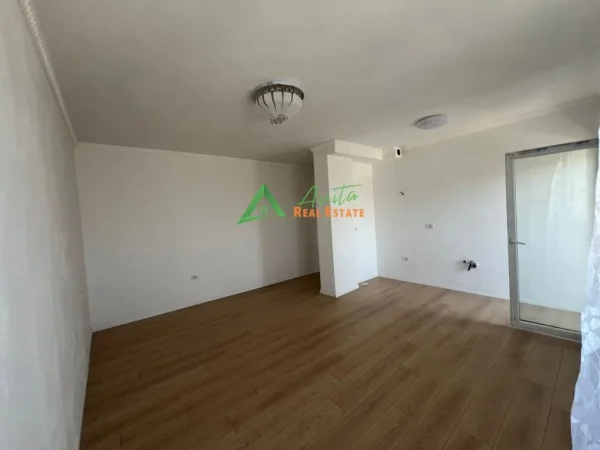 Tirane, shitet apartament 1+1+Ballkon Kati 9, 64 m² 87.000 € (Misto Mame)