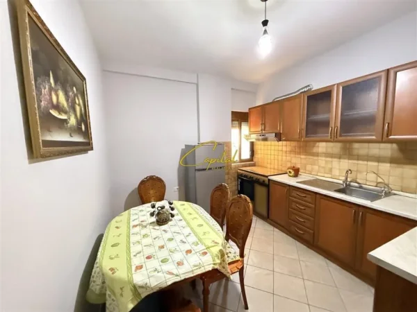 Tirane, jepet me qera apartament 2+1 Kati 2, 100 m² 500 € (RRUGA KONGRESI I MANASTIRIT)