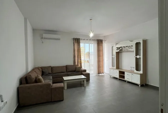 Tirane, shitet apartament 2+1+Ballkon Kati 3, 110 m² 108.000 € (Rruga Bulevardi Blu)
