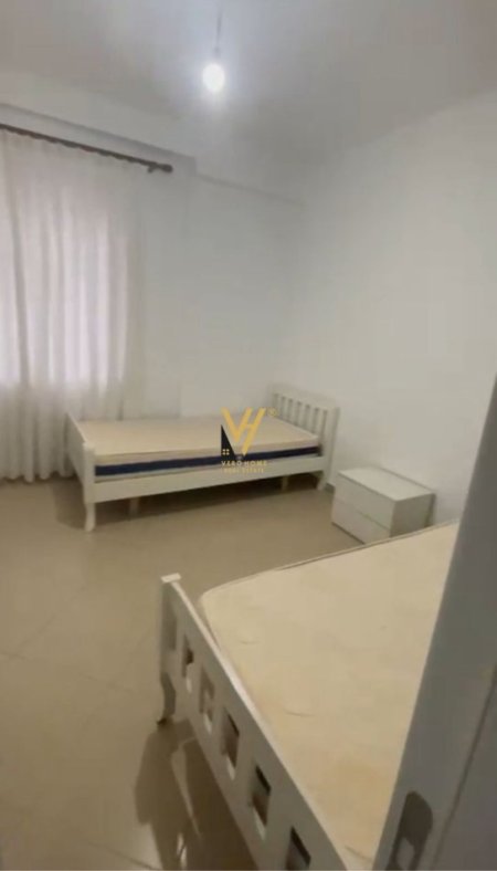 Tirane, jepet me qera apartament 2+1+Ballkon Kati 5, 80 m² 470 € (SELITE)