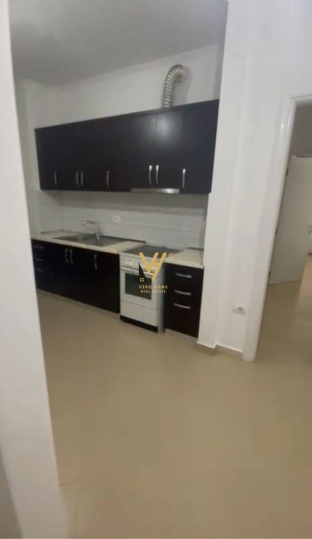 Tirane, jepet me qera apartament 2+1+Ballkon Kati 5, 80 m² 470 € (SELITE)