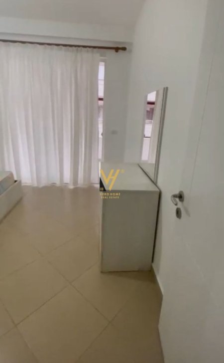 Tirane, jepet me qera apartament 2+1+Ballkon Kati 5, 80 m² 470 € (SELITE)