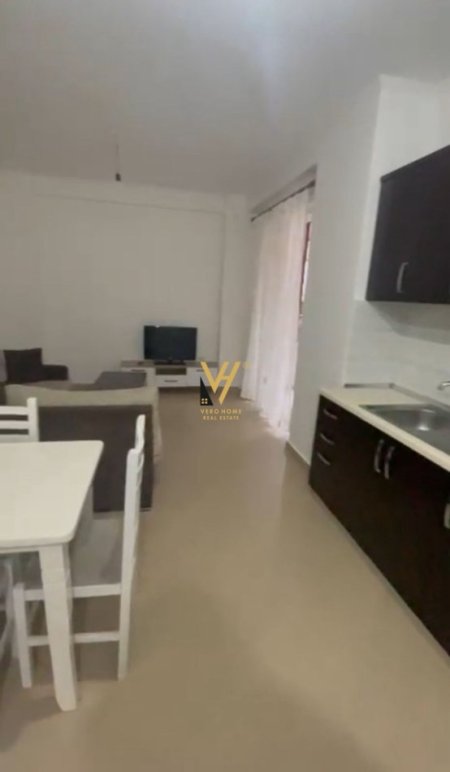 Tirane, jepet me qera apartament 2+1+Ballkon Kati 5, 80 m² 470 € (SELITE)