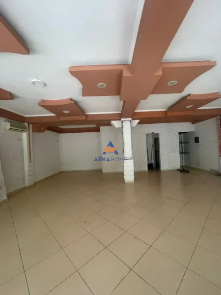 Tirane, jepet me qera ambjent biznesi Kati 0, 64 m² 400 € (QYTETI STUDENTI)