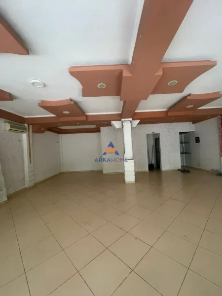 Tirane, jepet me qera ambjent biznesi Kati 0, 64 m² 400 € (QYTETI STUDENTI)