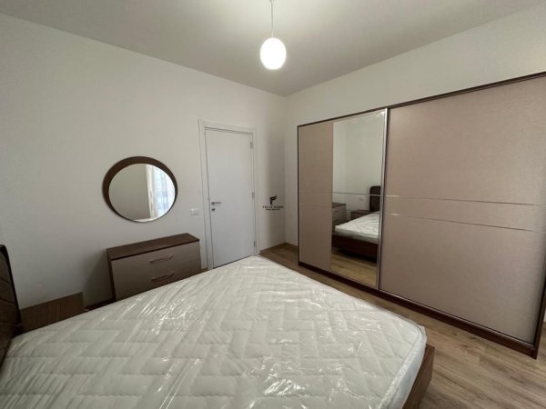 Tirane, jepet me qera apartament 1+1 Kati 4, 70 m² 550 € (FARMACIA 10)