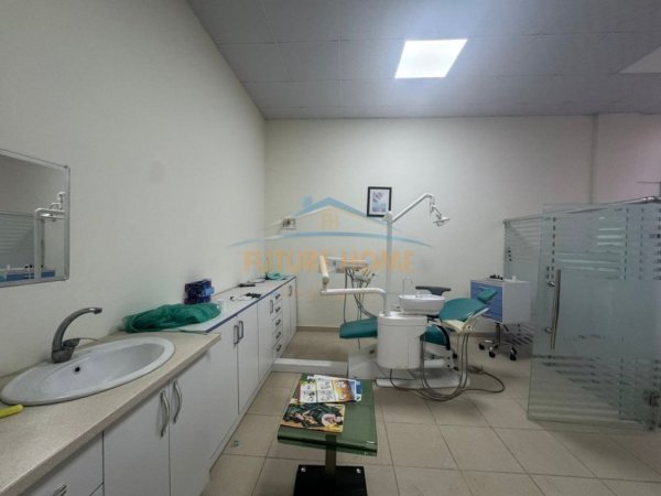 Tirane, jepet me qera ambjent biznesi Kati 0, 40 m² 450 € 