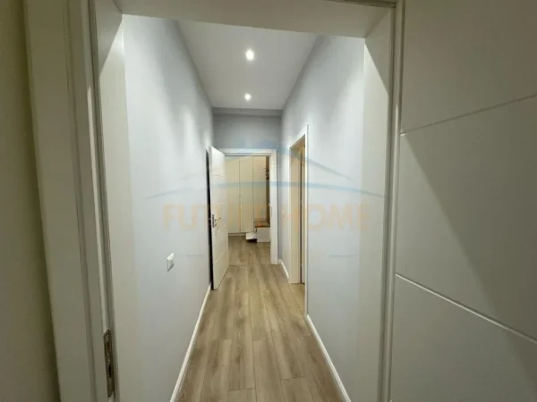 Tirane, shitet apartament 2+1 Kati 1, 127 m² 270.000 € 