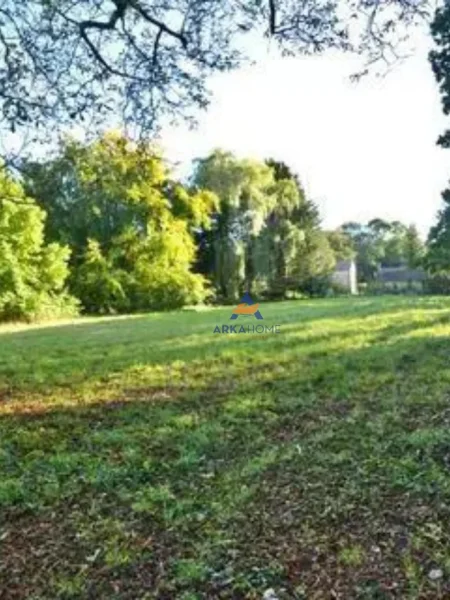 Tirane, shitet toke , 604 m² 39.260 € (BERZHITE)