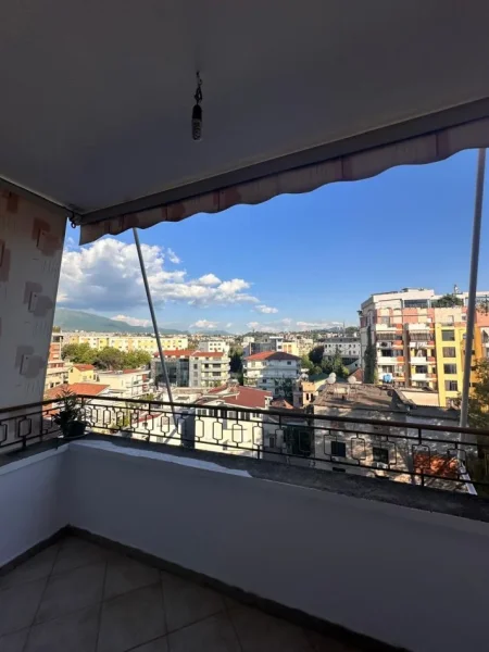 Tirane, shitet apartament 1+1+Ballkon Kati 8, 65 m² (RRUGA E ELBASANIT)