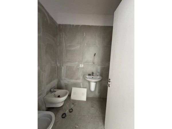 Tirane, shitet apartament 1+1 Kati 1, 52 m² 63.000 € 