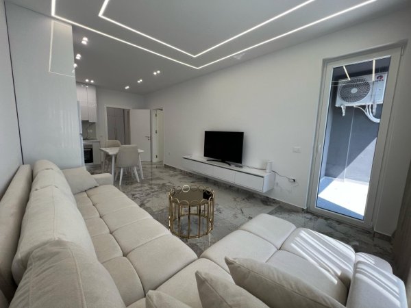 Tirane, jepet me qera apartament 1+1 Kati 5, 70 m² 500 € 