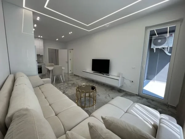 Tirane, jepet me qera apartament 1+1 Kati 5, 70 m² 500 € 