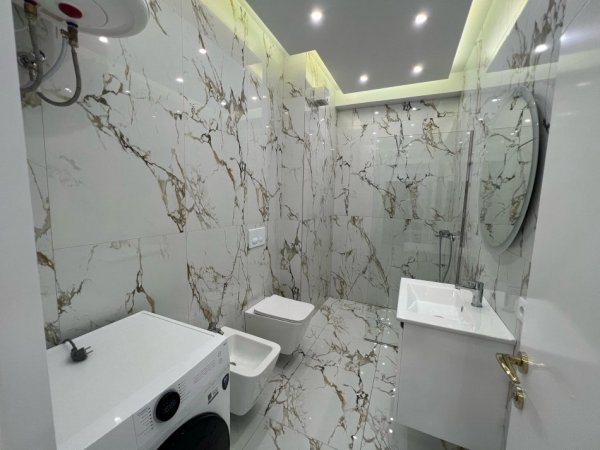Tirane, jepet me qera apartament 1+1 Kati 5, 70 m² 500 € 