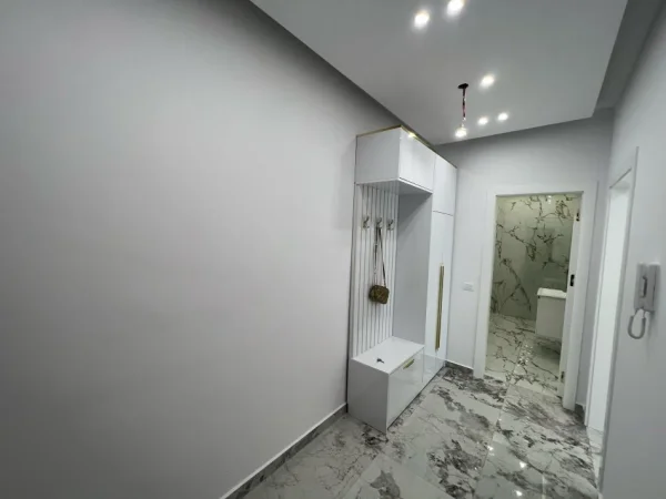 Tirane, jepet me qera apartament 1+1 Kati 5, 70 m² 500 € 