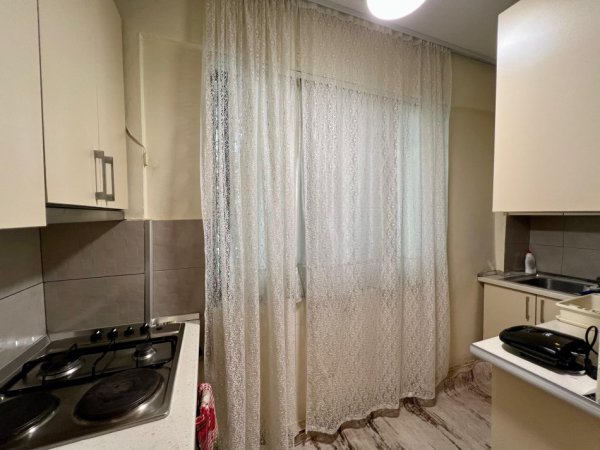 Tirane, jepet me qera apartament 1+1+Ballkon Kati 1, 67 m² 500 € (21 Dhjetori)