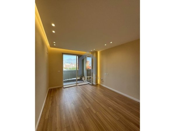 Tirane, shes apartament 2+1+Ballkon Kati 3, 90 m² 165.000 € 